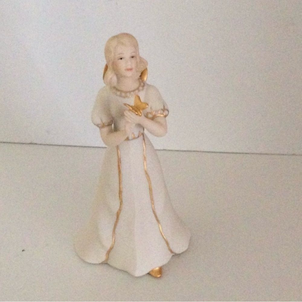 Cybis Porcelain Figurine called the Golden Princess Fare like new